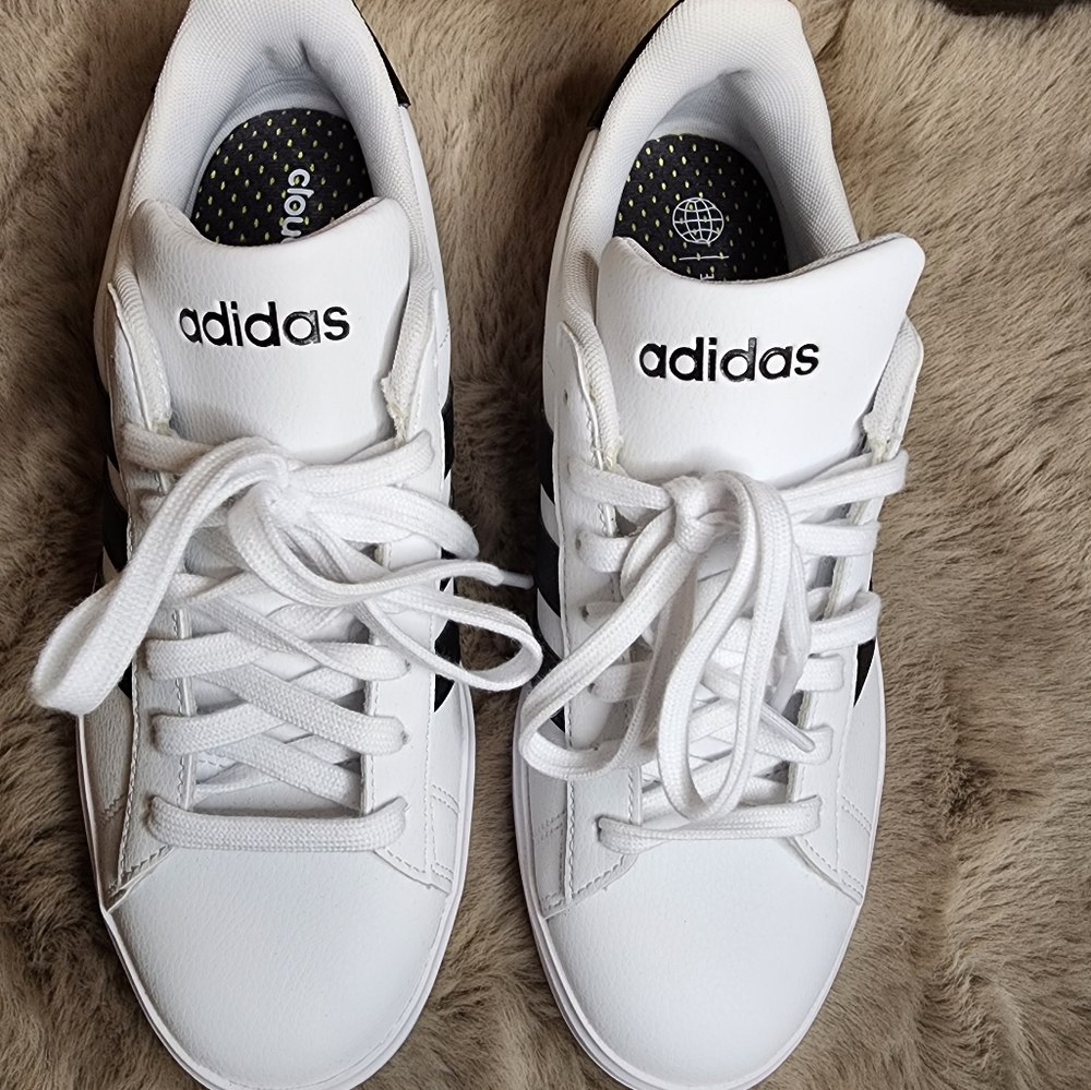 Adidas Women's Grand Court 2.0 Sneakers sz. 8.5
